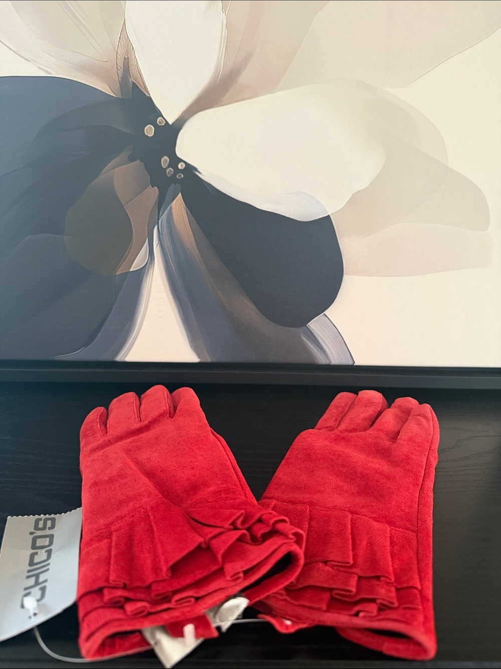 Lovely Vintage Y2K Red Ruffled Suede Gloves
